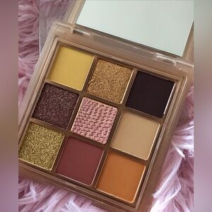 New Huda Beauty Wild Tiger Eyeshadow Palette In Box 100% Authentic